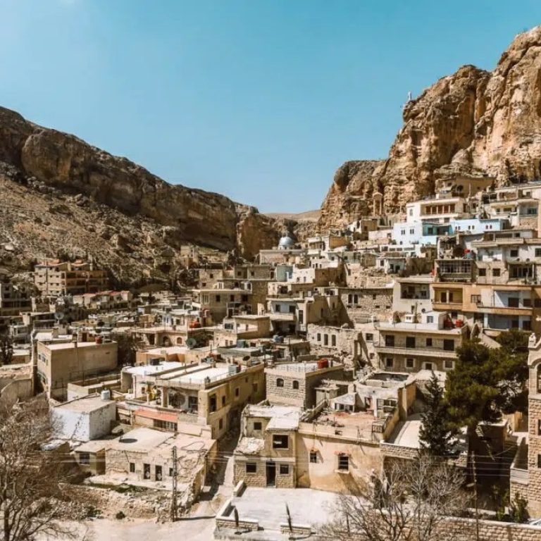 Maaloula-what-do-visit-in-the-Middle-East-The-photogenic-town-of-Maaloula-1024x684-1